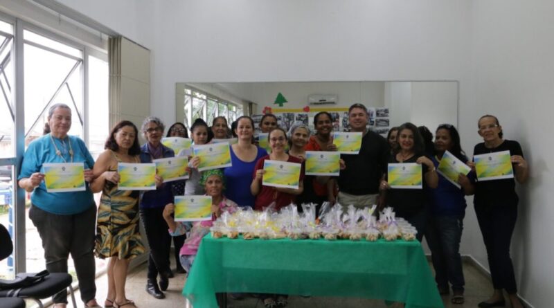 Cras realiza curso de biscoitos