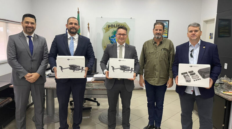 Direção-Geral da PCGO entrega drones e computadores às unidades policiais