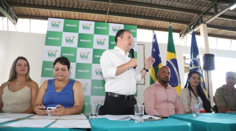 Prefeito lança o Programa Investeval de Educação