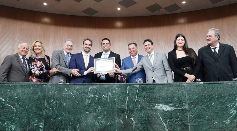 Sessão solene para entrega de Título de Cidadania Goiana ao governador do Rio Grande do Sul, Eduardo Figueiredo Cavalheiro Leite