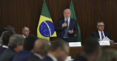 O presidente Luiz Inácio Lula da Silva se reúne com os governadores dos 26 estados e do Distrito Federal,