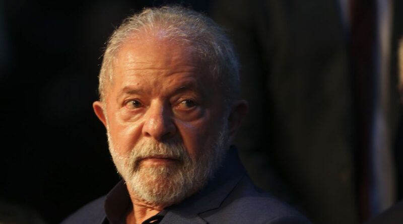 O presidente da República eleito, Luiz Inácio Lula da Silva, anuncia reunião com os governadores