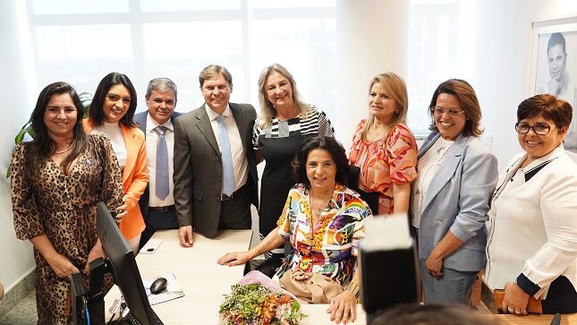 Bruno Peixoto com deputadas e lideranças femininas da política de Goiás na inauguração da Procuradoria da Mulher [Foto: Divulgação/Alego]