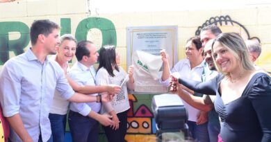 Praça Recanto Feliz, no bairro Cidade Jardins, que dá acesso à Escola Municipal Marcus Salerno e o CMEI Angélica Costa Santos.