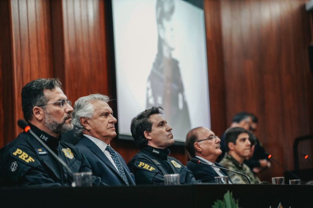 Caiado participou da cerimônia, no auditório da Ordem dos Advogados do Brasil (Foto: Hegon Corrêa)