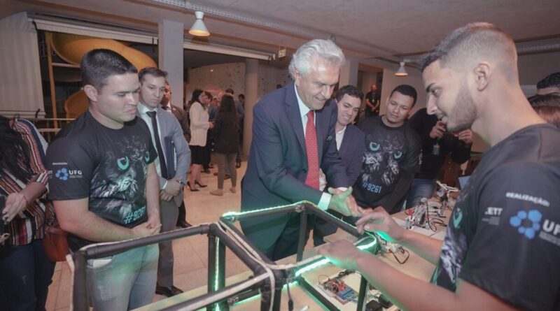 No lançamento da Campus Party, Caiado disse que meta é fazer com que inovação e a tecnologia cheguem nas mãos das pessoas mais simples de Goiás (Fotos: Hegon Corrêa)