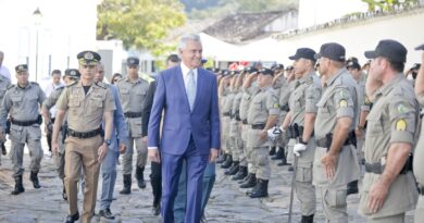 Governador Ronaldo Caiado transfere de forma simbólica capital do estado para cidade de Goiás, nesta segunda-feira (Foto: Secom)