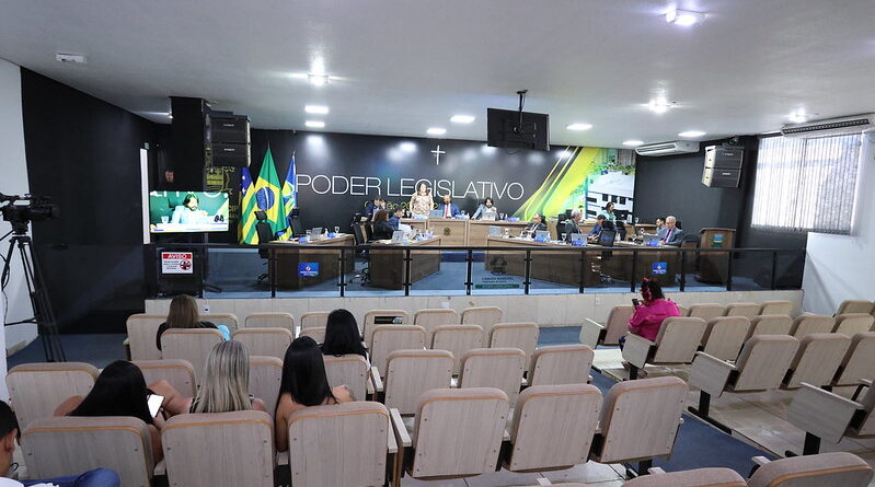 A Câmara Municipal de Valparaíso de Goiás realizou ainda a tradicional cerimônia de homenagem com entrega de moção de aplausos à nutricionistas da Secretaria de Saúde