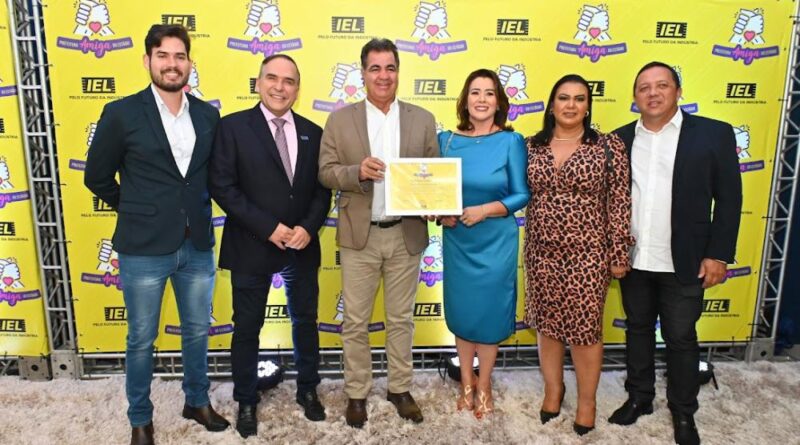 Cidade Ocidental recebe premiação do IEL