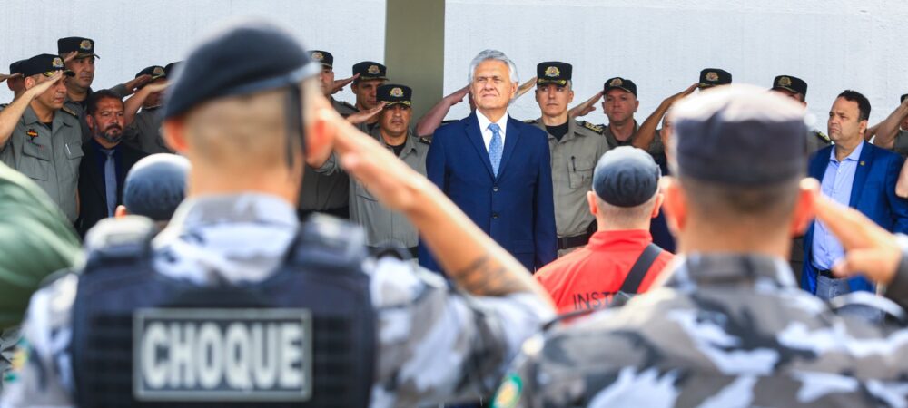 Ronaldo Caiado participa das comemorações do Dia do Soldado e diz que reforço do aparelhamento das tropas dá mais dignidade e condições de combatividade aos policiais (Fotos: Wesley Costa)