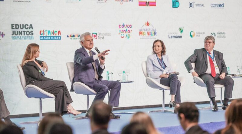 Em Brasília, governador Ronaldo Caiado apresenta mudança significativa na educação goiana (Foto: Hegon Corrêa)