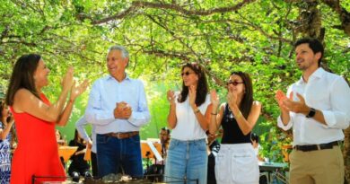 Governador Ronaldo Caiado comemora aniversário de 74 anos ao lado da família e auxiliares de governo