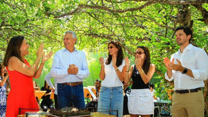 Governador Ronaldo Caiado comemora aniversário de 74 anos ao lado da família e auxiliares de governo