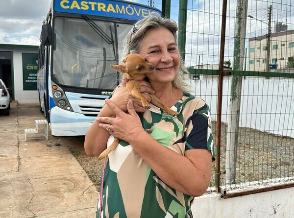 Dra Zeli conhece o castramóvel de Cristalina, um programa de controle populacional de cães e gatos