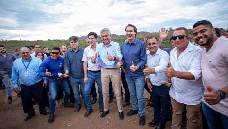 Caiado dá início às obras da nova estação do tratamento de esgoto em Novo Gama