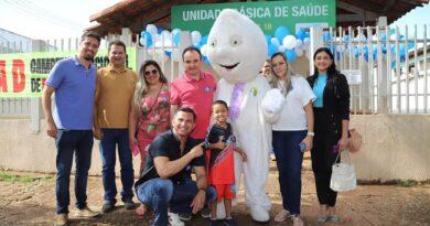O prefeito Pábio Mossoró esteve na UBS Céu Azul IB, juntamente com o secretário de Saúde, Neomar Camelo e autoridades locais.