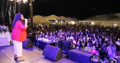 Festejos encerraram com show da cantora Eliana Ribeiro