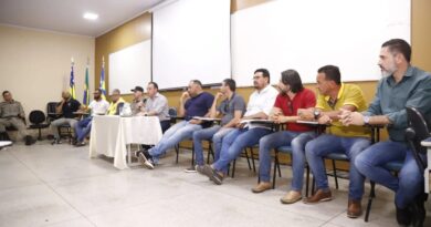 Governo municipal se reúne com comerciantes e comunidade para discutirem sobre o som noturno no comércio local