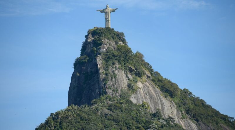 Santuário do Cristo Redentor é um dos locais mais visitados no Rio