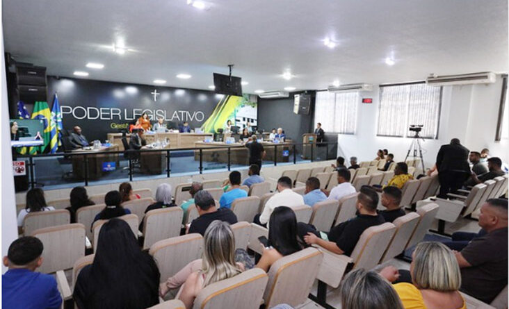 Vereadores valparaisenses realizam Sessão Especial em homenagem aos professores do município