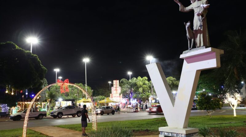 Decoração de Natal em Valparaíso de Goiás, magiae tradição