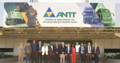 Prefeito Pábio Mossoró, acompanhado de uma comitiva, participa de importante reunião na ANTT, em Brasília