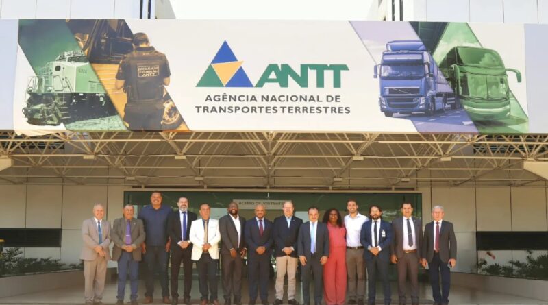 Prefeito Pábio Mossoró, acompanhado de uma comitiva, participa de importante reunião na ANTT, em Brasília