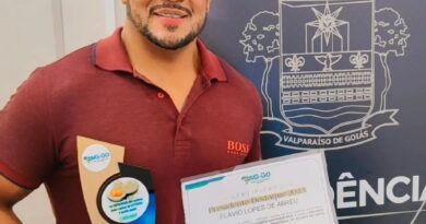 Vereador Flávio Lopes, recebeu o prêmio de Presidente Destaque 2023