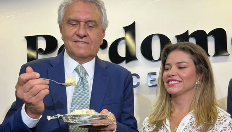 Caiado conheceu as instalações da empresa, o estoque dos alimentos e toda a estrutura da loja, que está preparada com produtos para o Natal