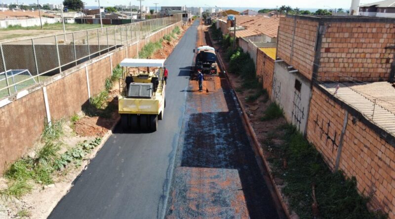 Rua Tupi, localizada no bairro Chácaras Anhanguera, recebeu um novo asfalto,