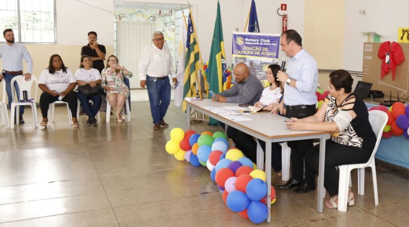 TAMPAMANIA consiste em retirar do meio ambiente as tampas plásticas em geral, sejam elas de garrafas pets, refrigerantes, água, iogurte, shampoo, amaciantes, etc.