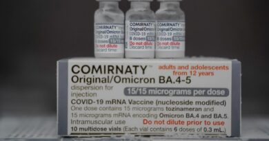Reforço da vacina bivalente é recomendado para idosos acima de 60 anos e imunocomprometidos a partir de 12 anos (Foto: Iron Braz)