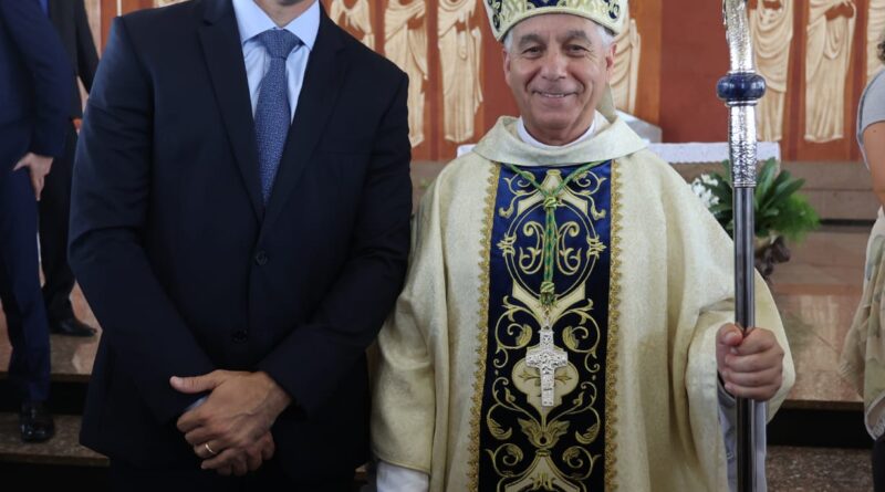 Vice-governador de Goiás, Daniel Vilela, participa da missa de acolhida e posse do novo bispo da Diocese de Jataí, Dom Joaquim Carvalho (Fotos: André Costa)