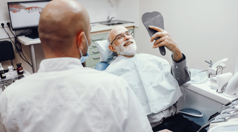 A Clínica Integrada de Saúde da Una também oferece atendimento odontológico básico, incluindo restaurações, extrações, raspagem e limpeza.