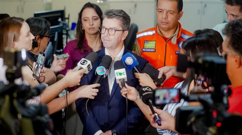 Secretário da Saúde, Rasível dos Reis, convoca população e gestores municipais para prevenir e enfrentar doenças causadas pelo aedes aegypti (Foto: Iron Braz)