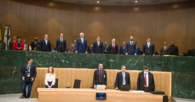 Ronaldo Caiado participa da sessão solene de abertura do ano legislativo na Alego: “Sem participação coletiva não se chega aos resultados que alcançamos” (Fotos: Lucas Diener e Rubens Couto)