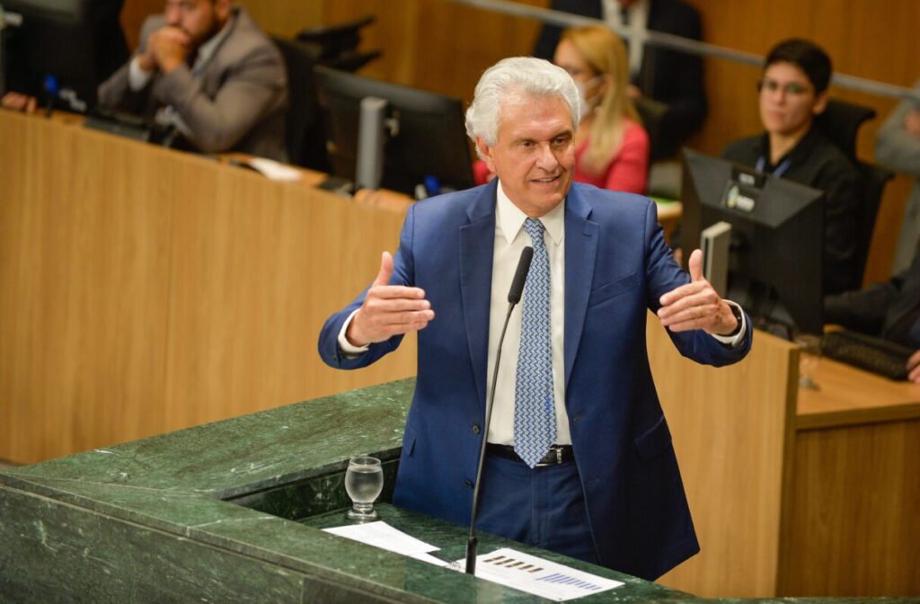 “Jamais terei a petulância de achar que resolvemos todos os problemas, mas estamos dando passos largos para construir outra realidade em Goiás”, afirmou Caiado durante discurso (Fotos: Lucas Diener e Rubens Couto)