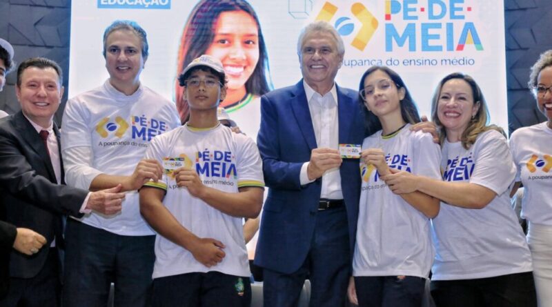 Programa Pé-de-Meia é lançado em Goiás