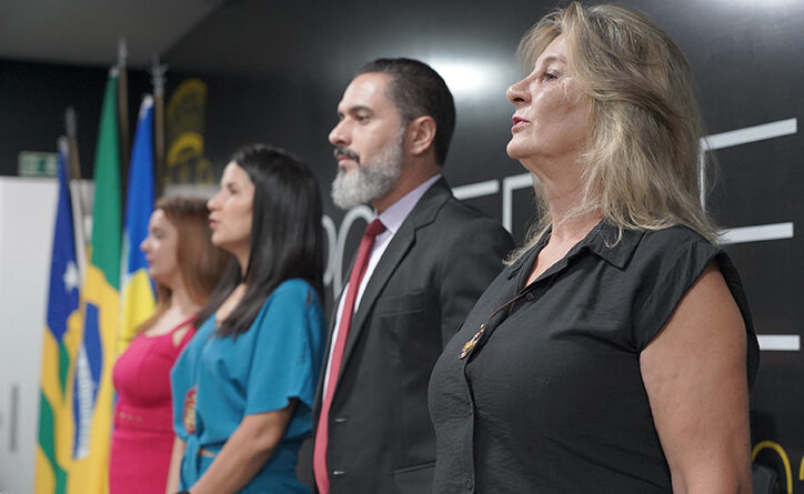 Em noite Solene, mulheres valparaisenses recebem Homenagem com Certificado do Mérito Legislativo proposto pela deputada Drª Zeli
