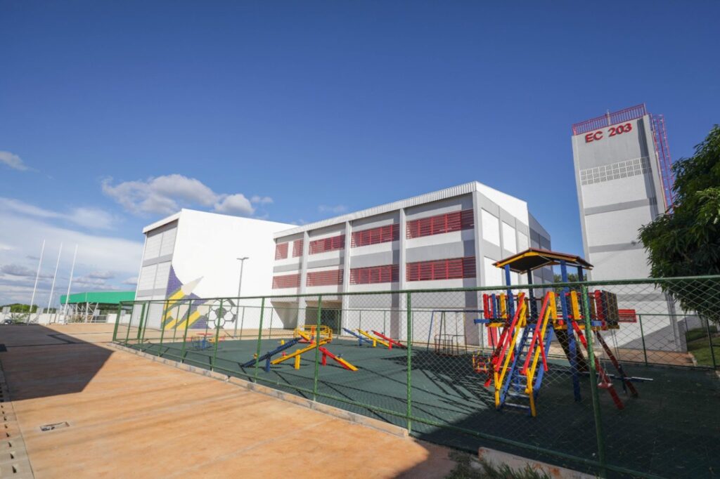 Uma das escolas inauguradas recentemente foi a Escola Classe 203 do Itapoã, entregue em março deste ano; a unidade tem capacidade para 1,2 mil alunos do 1º ao 5º anos do ensino fundamental | Foto: Tony Oliveira/Agência Brasília