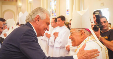 Governador participa da solenidade em comemoração ao dia da padroeira de Goiânia (Foto: Hegon Corrêa)