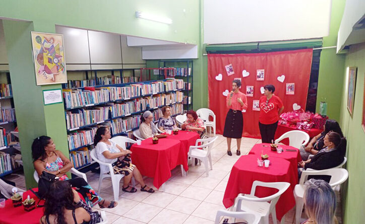 Café Poético em homenagem às mães