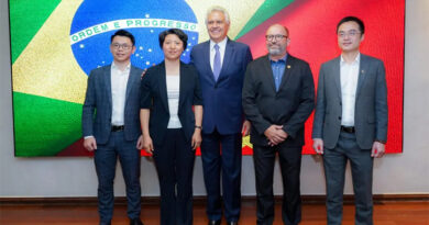 Apetite por negócios: donos de empresas chinesas participam de almoço com o governador Ronaldo Caiado, no Palácio das Esmeraldas (Foto: Júnior Guimarães e Rômulo Carvalho)