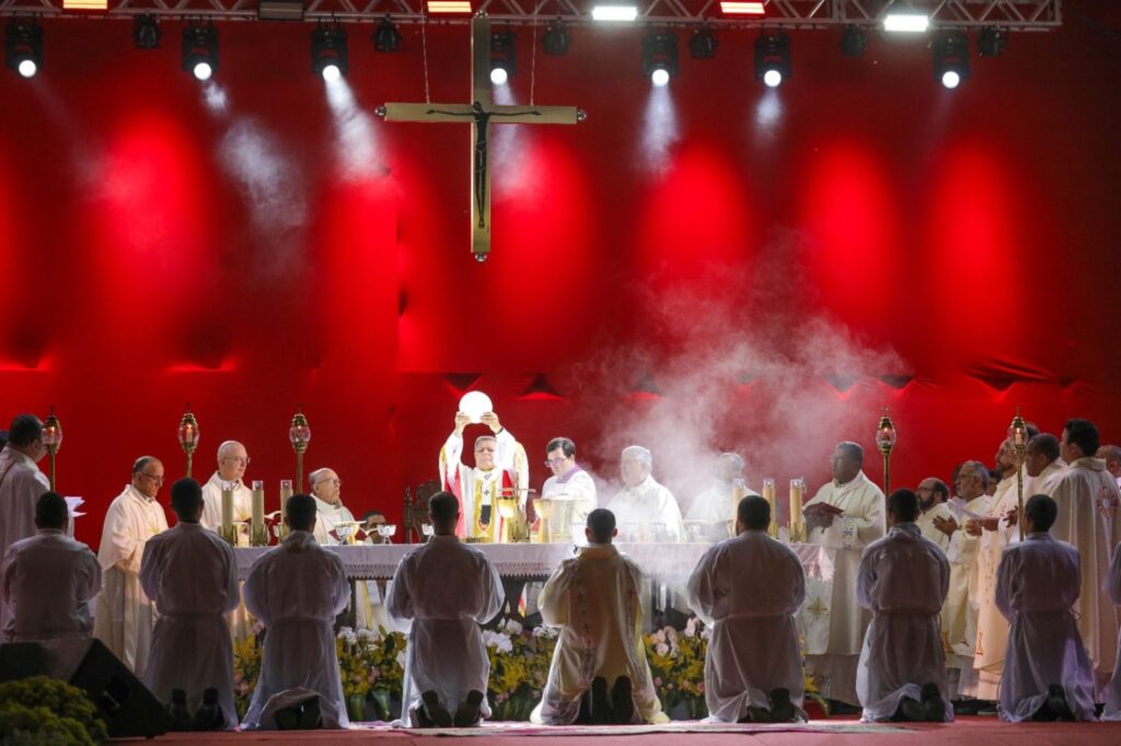 A celebração do Corpus Christi reuniu milhares de devotos na Esplanada dos Ministérios nesta quinta-feira (30) | Foto: Joel Rodrigues/Agência Brasília