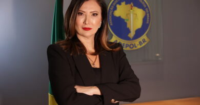 Diretora da Associação dos Delegados de Polícia do Brasil, delegada Raquel Gallinati