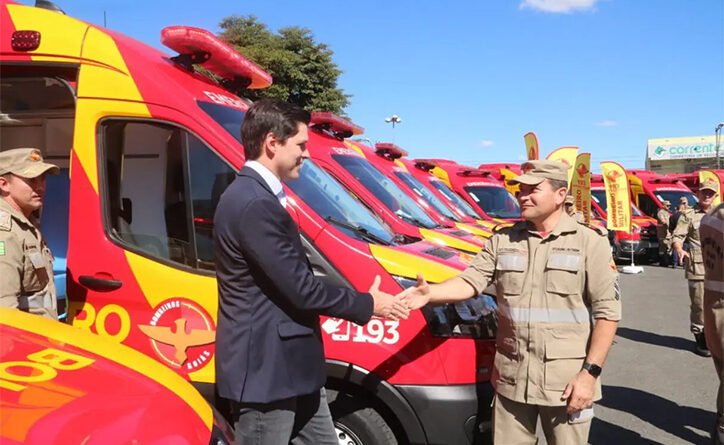 Daniel Vilela na entrega de novas viaturas para Corpo de Bombeiros Militar de Goiás. Novos veículos vão garantir mais eficiência dos serviços de emergência no estado (Foto: Jota Eurípedes)