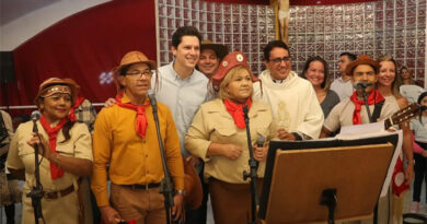 Vice-governador Daniel Vilela participa de missa durante 254ª festa em honra ao Glorioso Santo Antônio, na cidade de Santo Antônio do Descoberto (Foto: Jota Eurípedes)