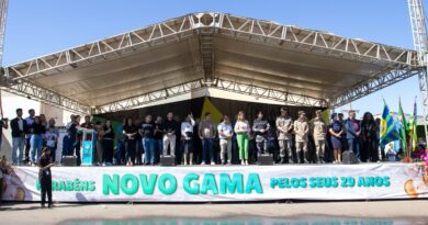 Desfile Cívico em alusão as festividades de 29 aniversário de Novo Gama