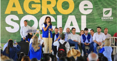 Coordenadora do Goiás Social, primeira-dama Gracinha Caiado entregou benefícios à população no último dia do Agro é Social em Itaberaí (Foto: André Saddi)