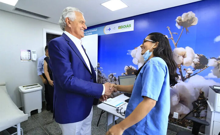 Governador Ronaldo Caiado inaugura o novo pronto-socorro do Hetrin: espaço foi construído “dentro dos parâmetros mais modernos e de maior eficiência para que o fluxo seja o mais rápido possível” (Foto: André Saddi)